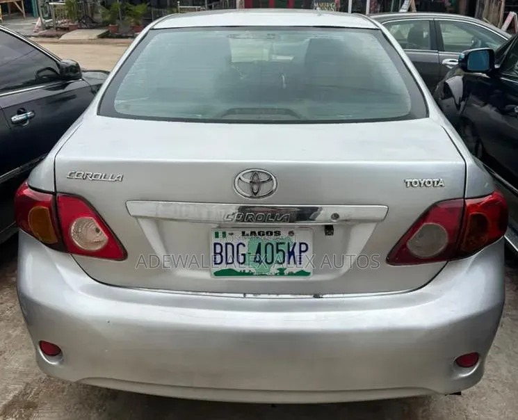 Toyota Corolla 2009 Silver