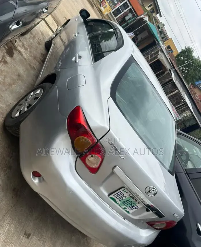 Toyota Corolla 2009 Silver