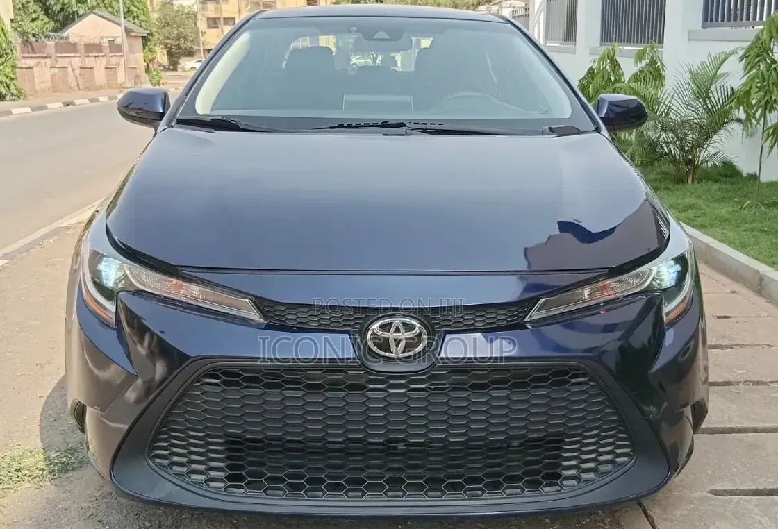 Toyota Corolla LE 2021 Blue