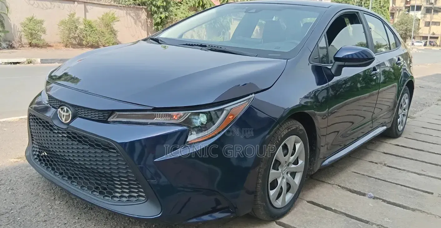 Toyota Corolla LE 2021 Blue