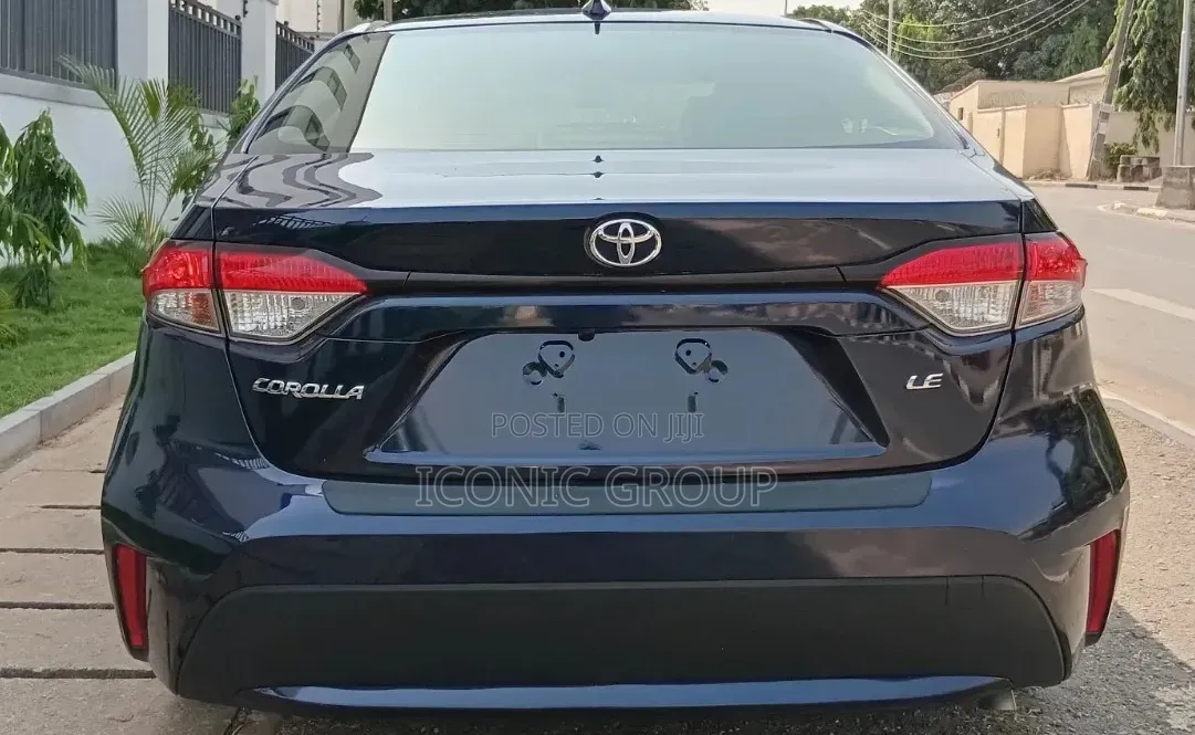 Toyota Corolla LE 2021 Blue