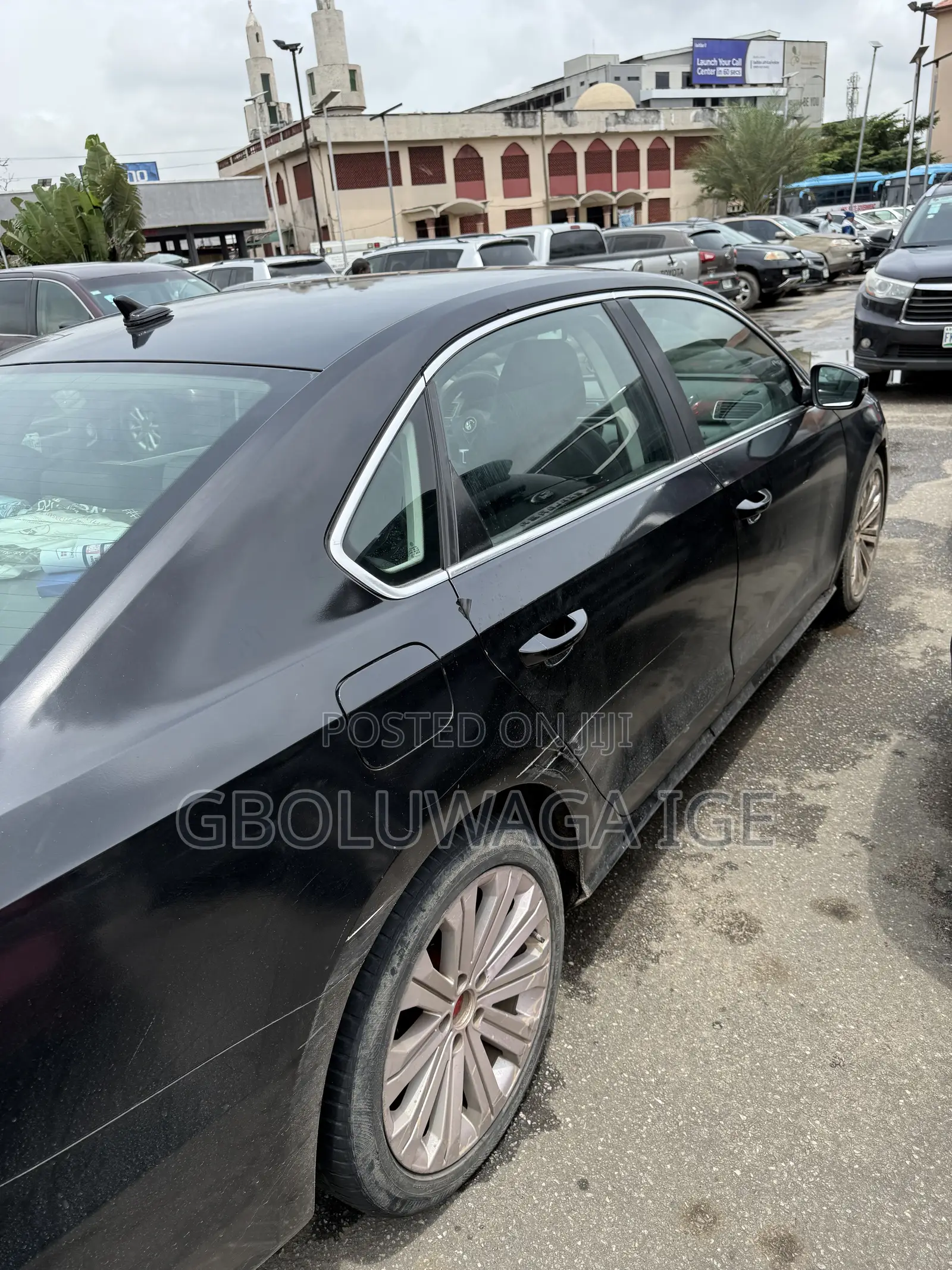 Volkswagen Passat SE with Sunroof 2013 Black