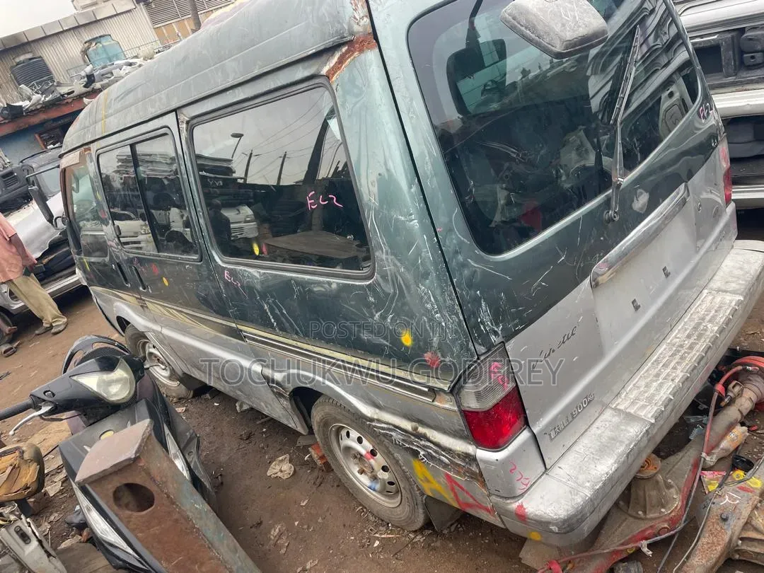 Mazda Bongo 2010 Green