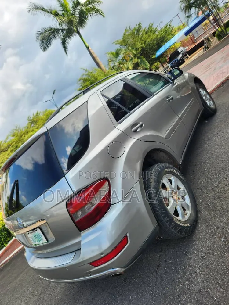 Mercedes-Benz M Class 2010 Gray