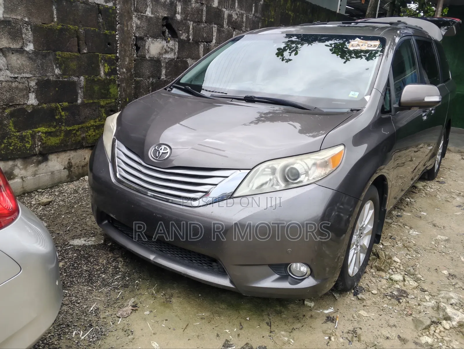 Toyota Sienna 2012 Brown