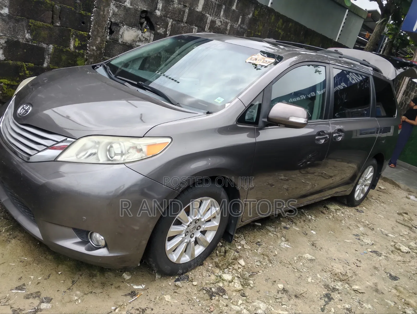 Toyota Sienna 2012 Brown