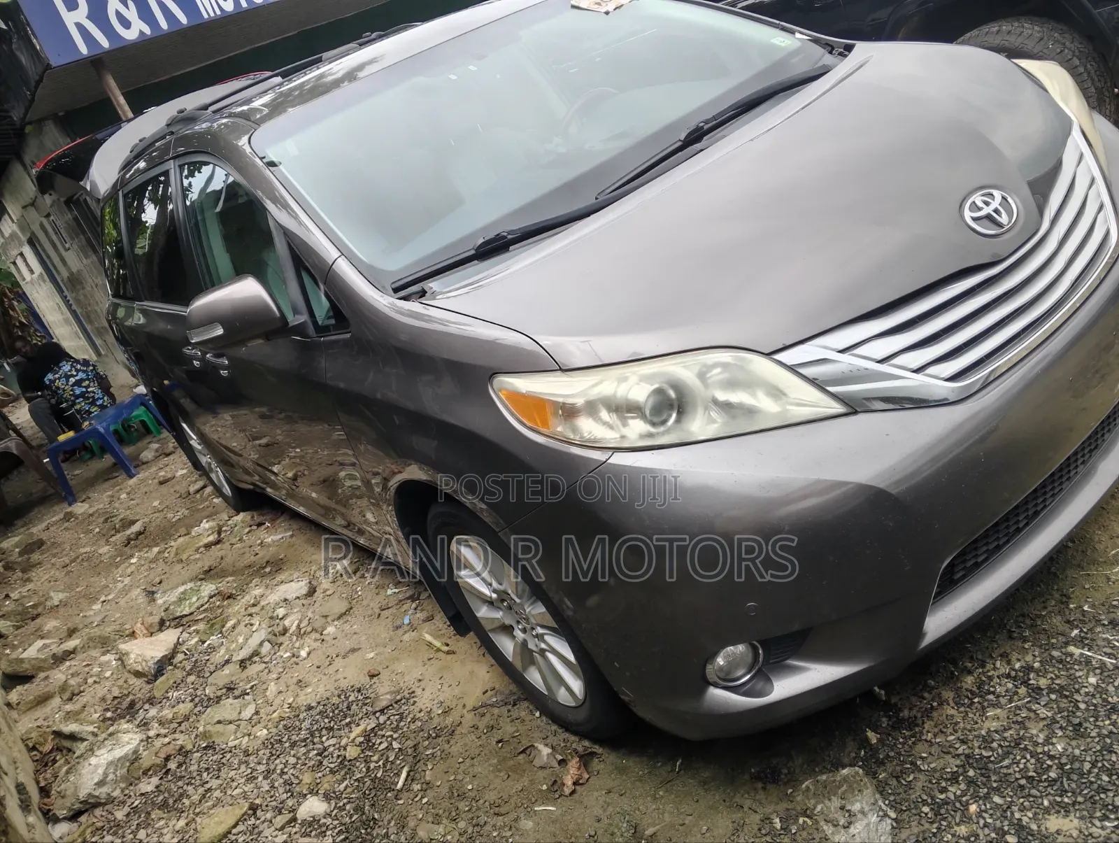 Toyota Sienna 2012 Brown