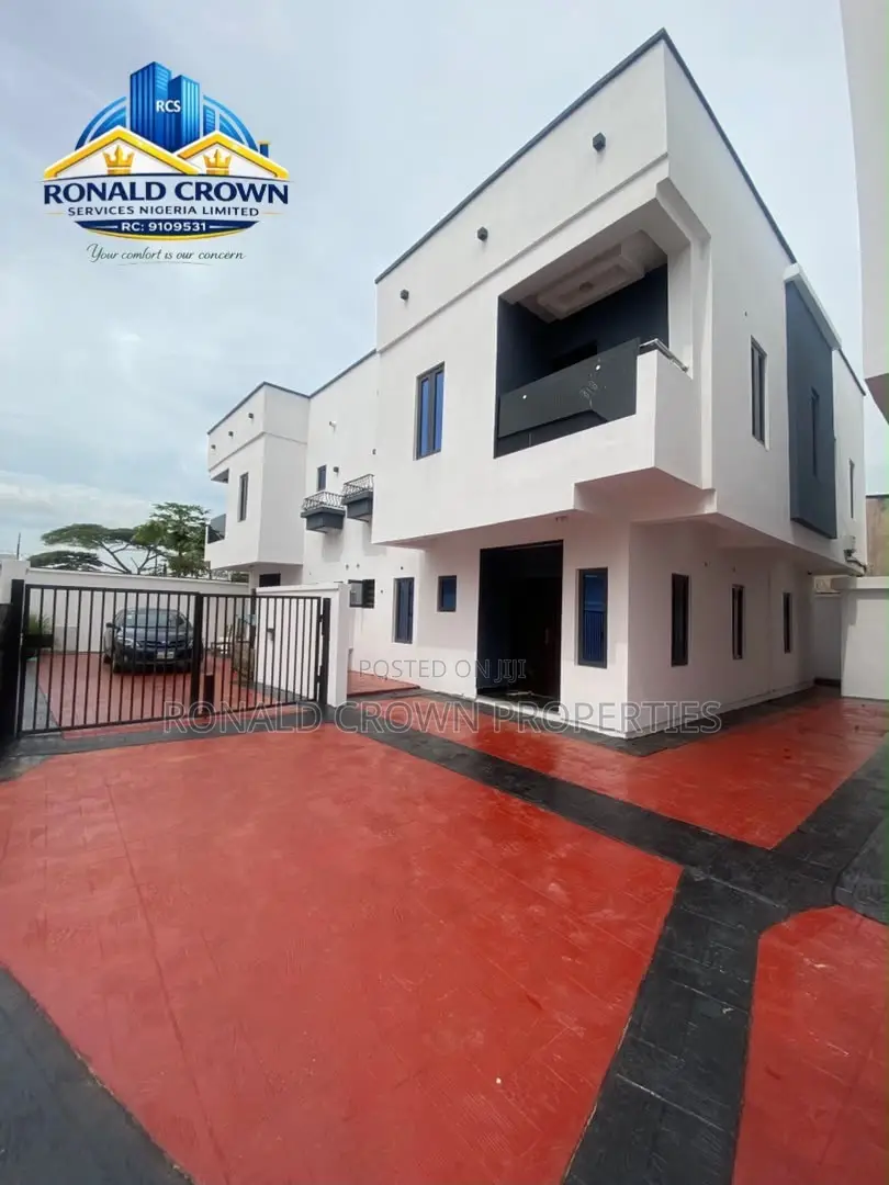 4bdrm Duplex in Ajao Estate for sale