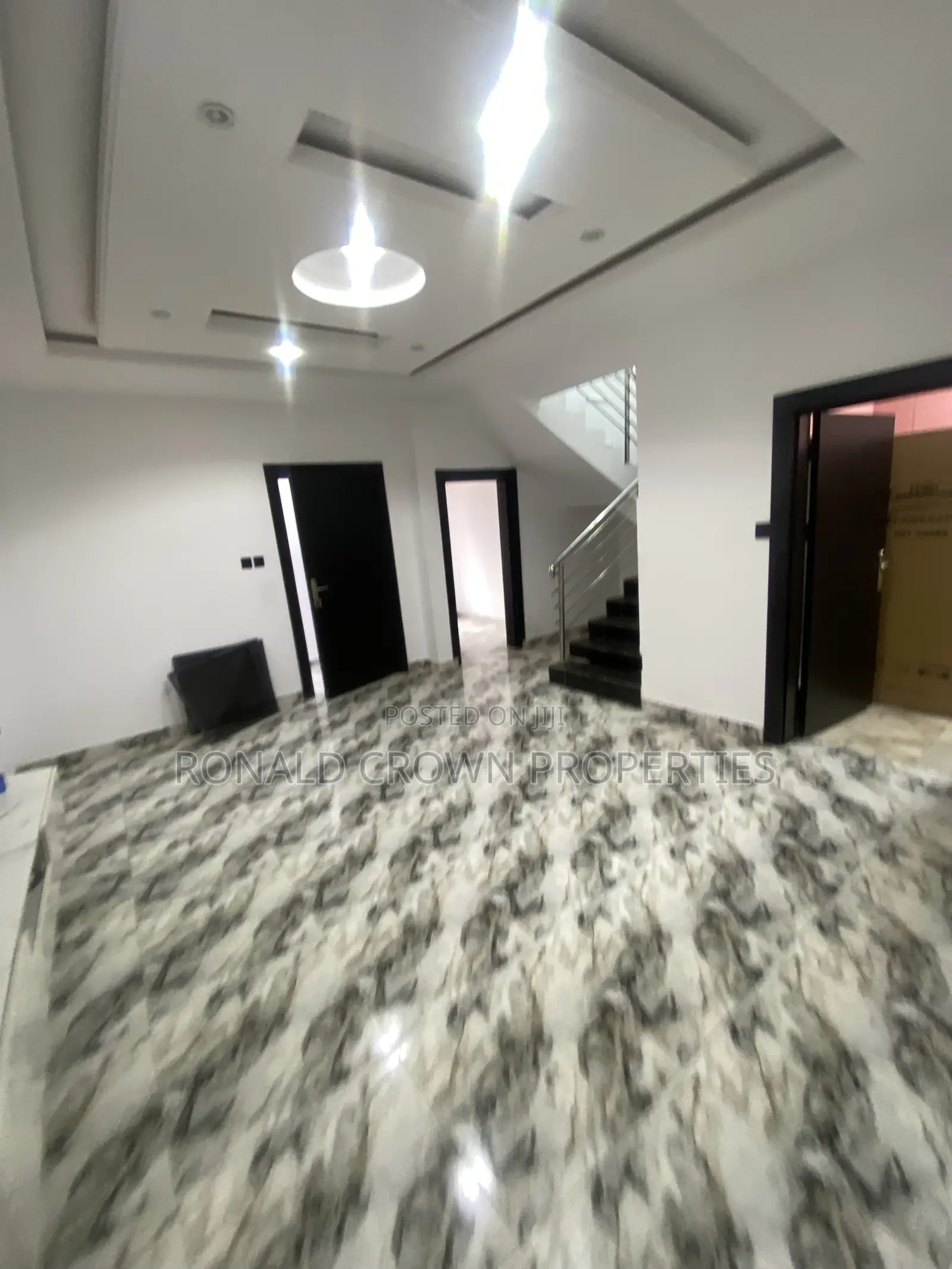 4bdrm Duplex in Ajao Estate for sale