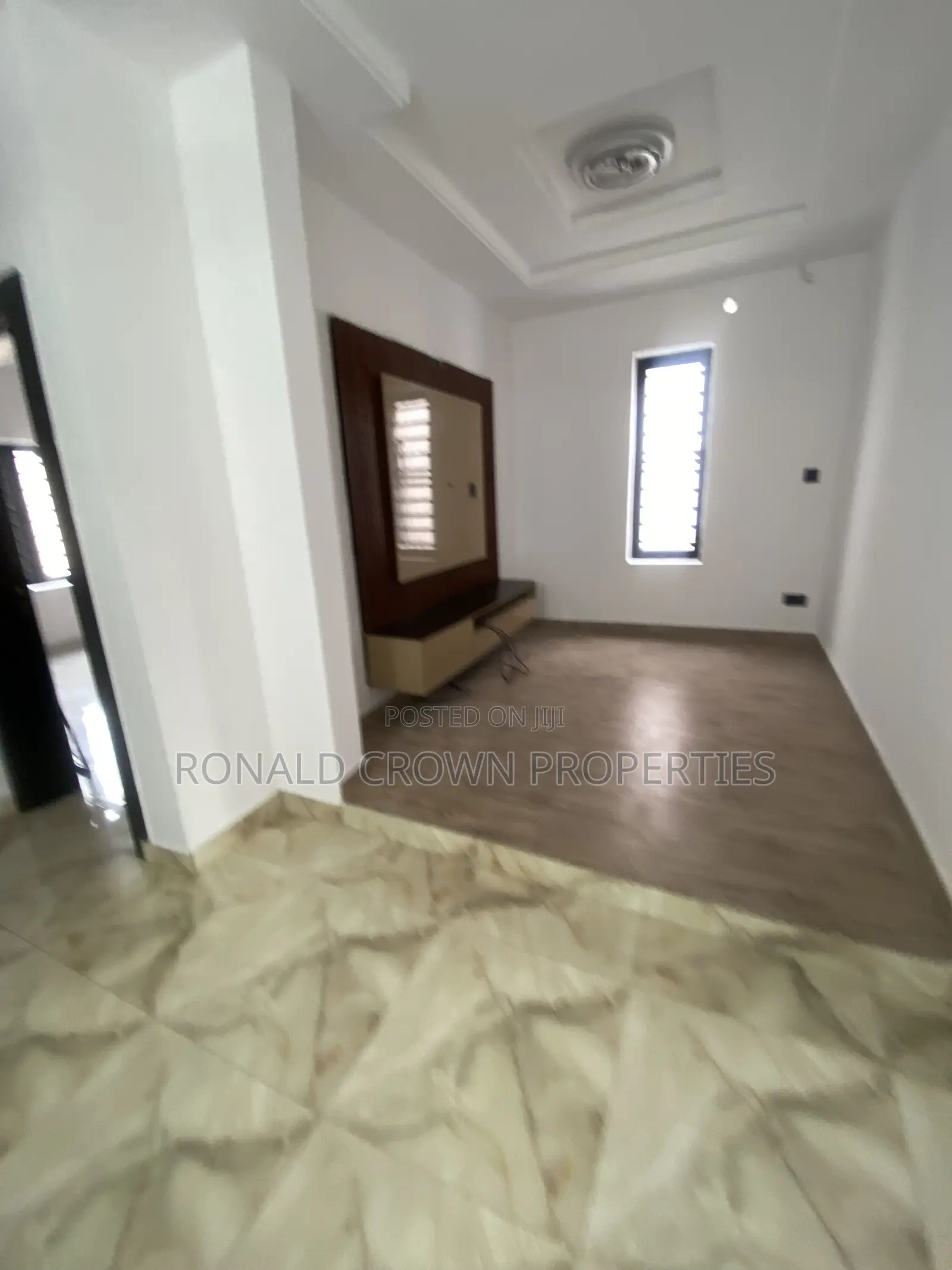 4bdrm Duplex in Ajao Estate for sale