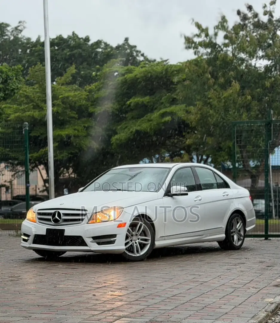 Mercedes-Benz C300 Sport 4Matic Sedan AWD (3.5L 6cyl 7A) 2013 White