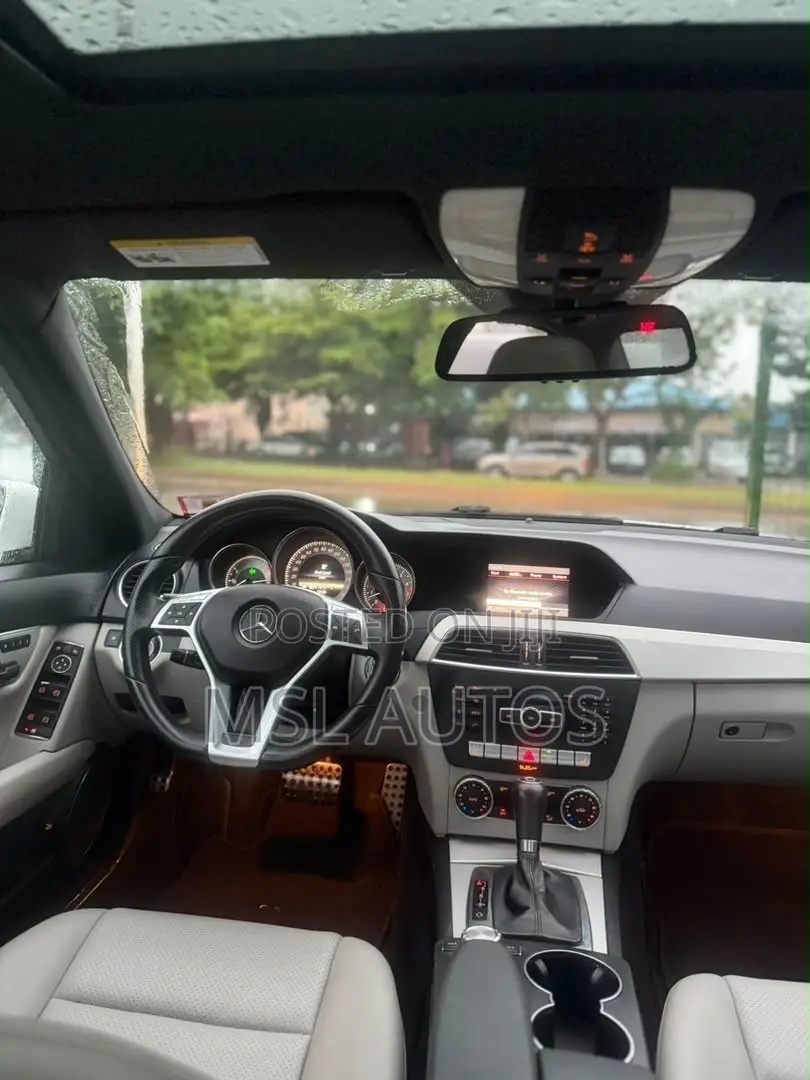 Mercedes-Benz C300 Sport 4Matic Sedan AWD (3.5L 6cyl 7A) 2013 White
