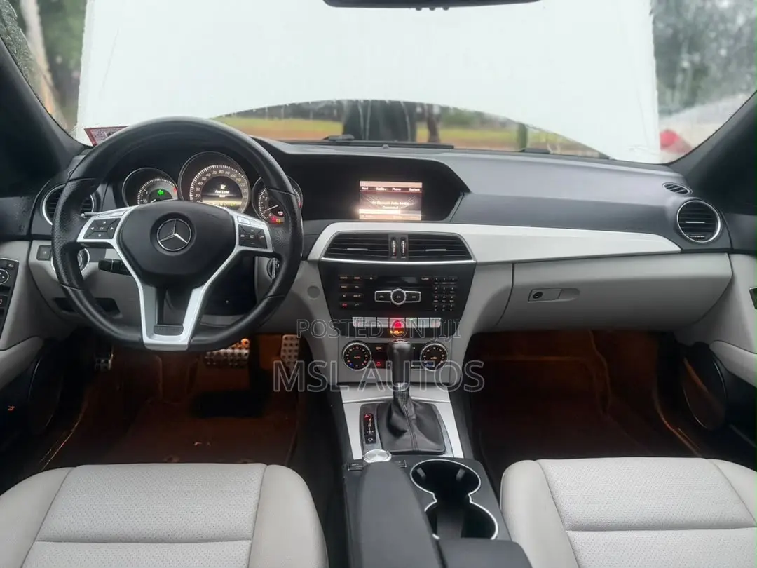 Mercedes-Benz C300 Sport 4Matic Sedan AWD (3.5L 6cyl 7A) 2013 White