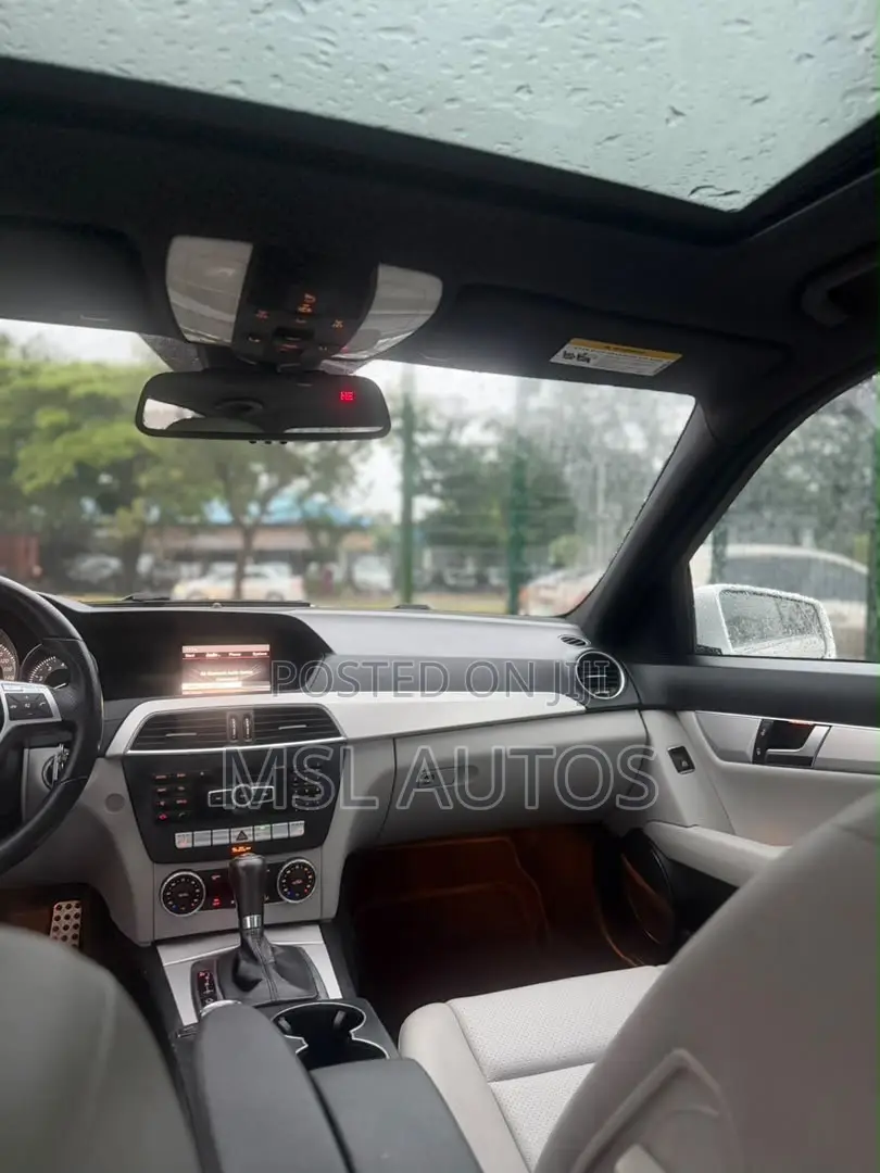 Mercedes-Benz C300 Sport 4Matic Sedan AWD (3.5L 6cyl 7A) 2013 White