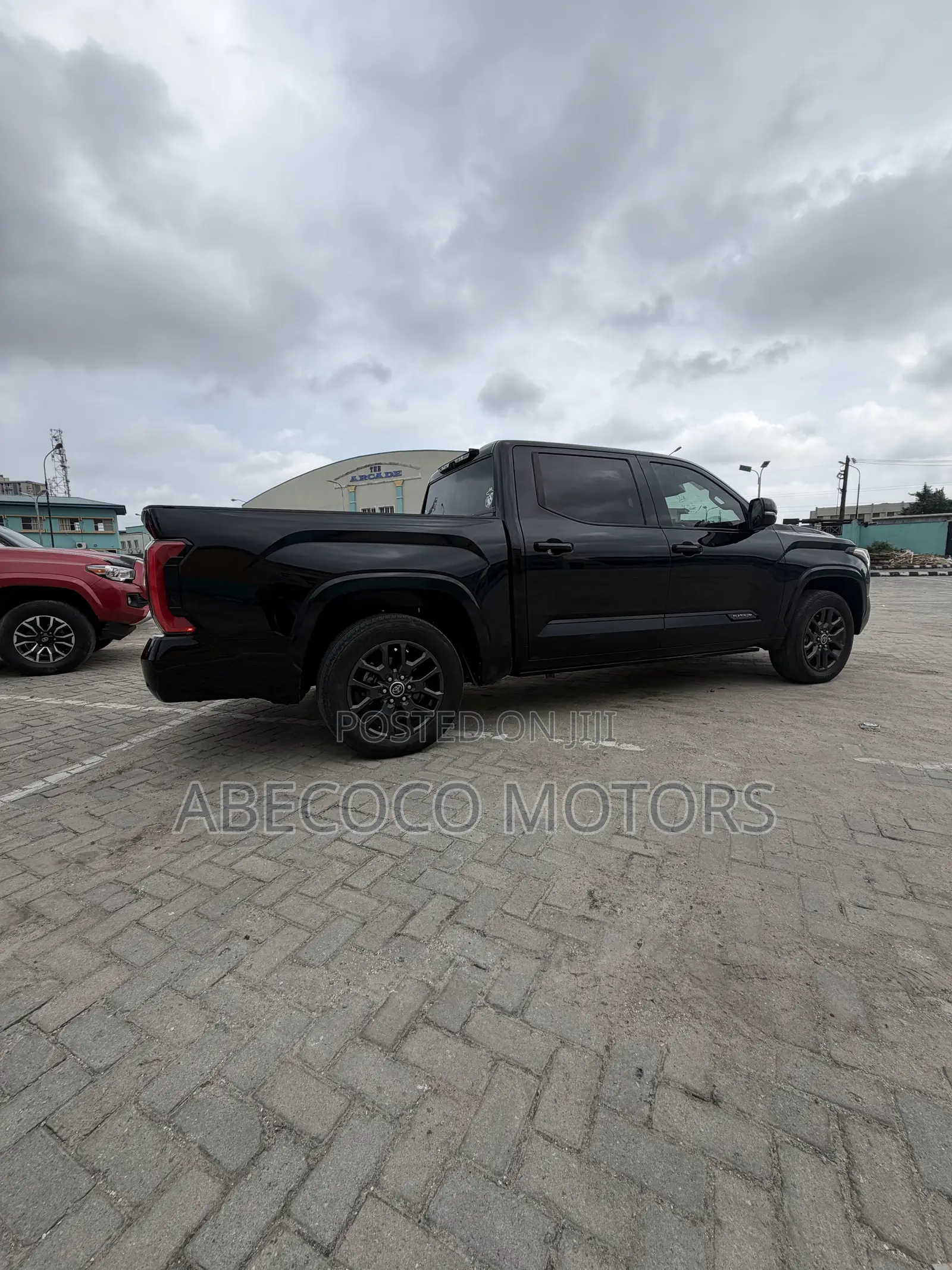 Toyota Tundra Platinum CrewMax 5.5' Bed 2023 Black