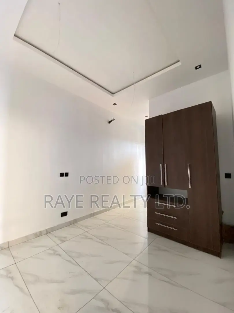 4bdrm Duplex in Sangotedo for sale