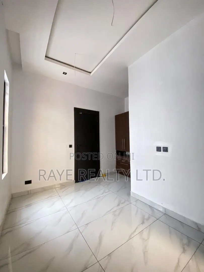 4bdrm Duplex in Sangotedo for sale