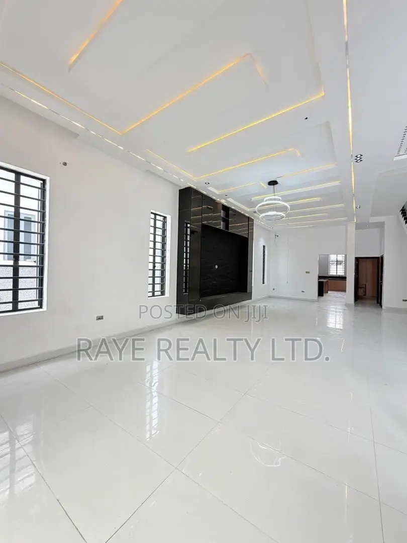 5bdrm Duplex in Sangotedo for sale