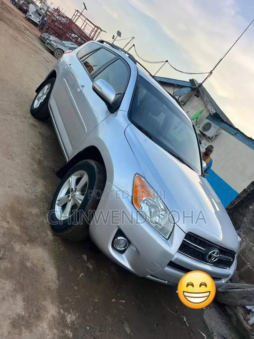 Toyota RAV4 2012 Silver