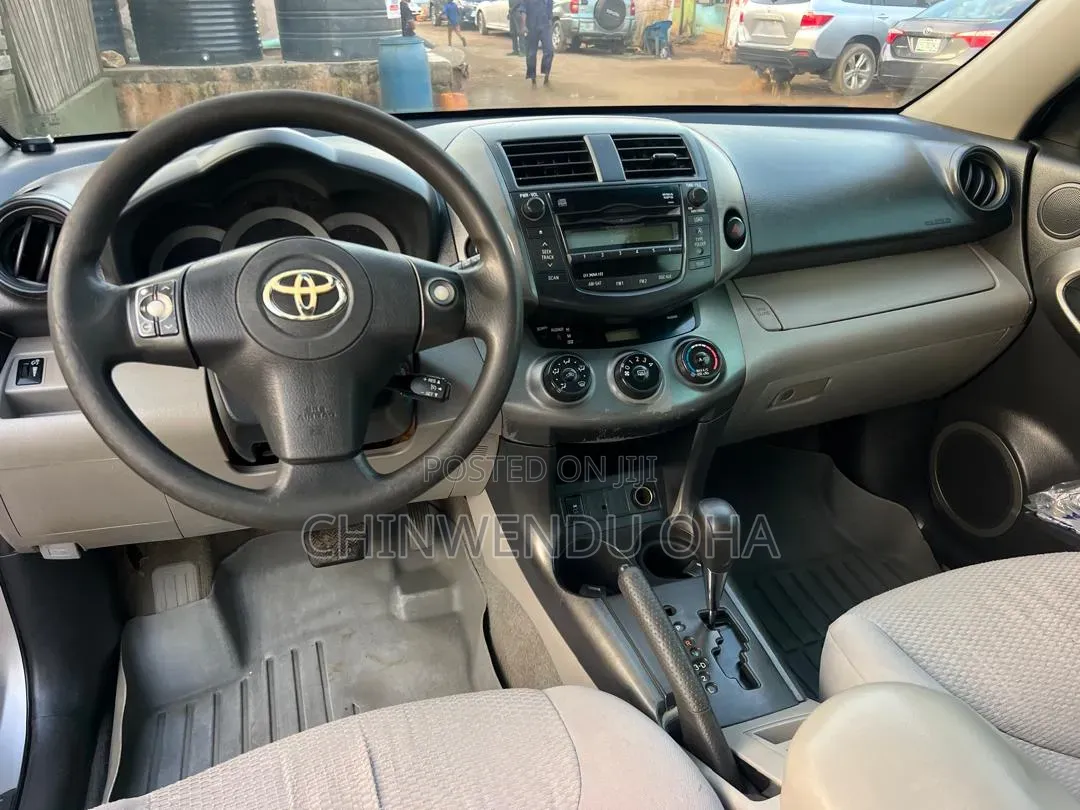 Toyota RAV4 2012 Silver