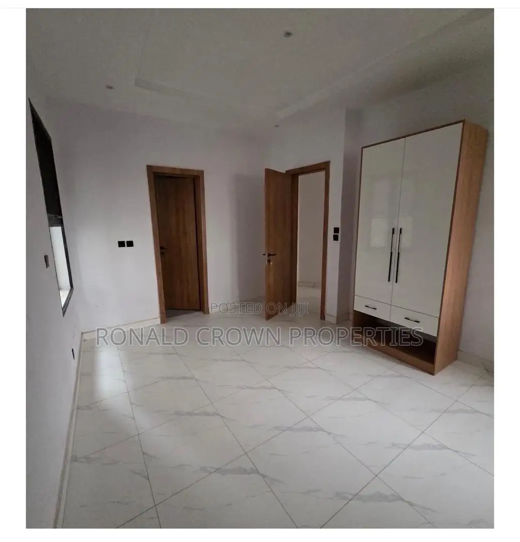 3bdrm Apartment in Ikeja GRA for sale