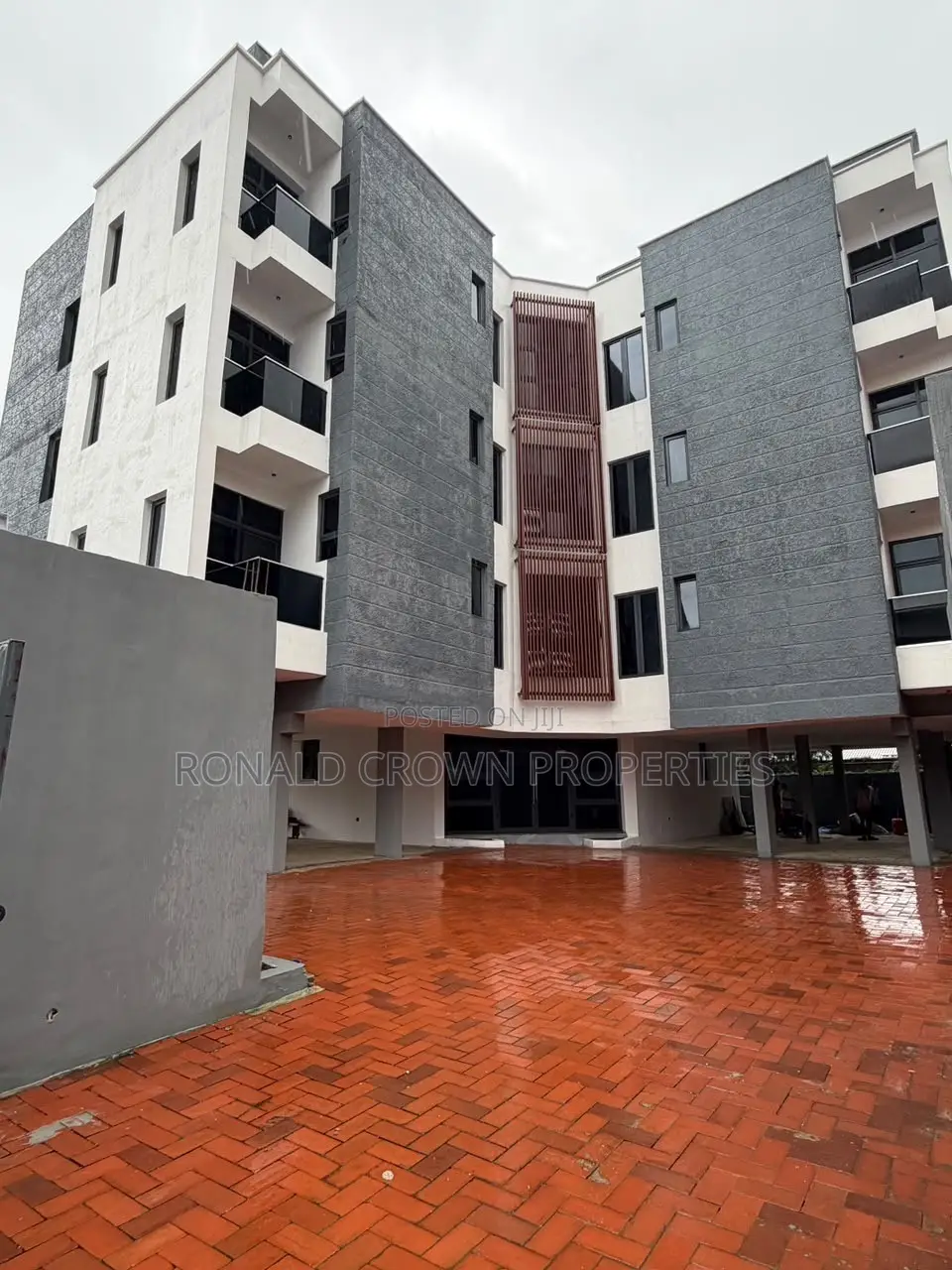3bdrm Apartment in Ikeja GRA for sale
