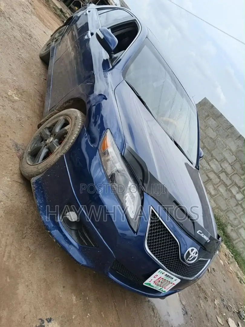 Toyota Camry SE 4dr Sedan (2.4L 4cyl 5A) 2008 Gold