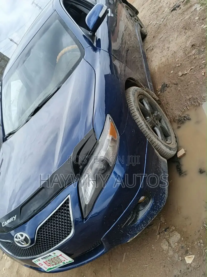 Toyota Camry SE 4dr Sedan (2.4L 4cyl 5A) 2008 Gold