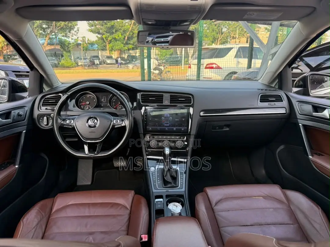 Volkswagen Golf TSI S FWD 2018 Black