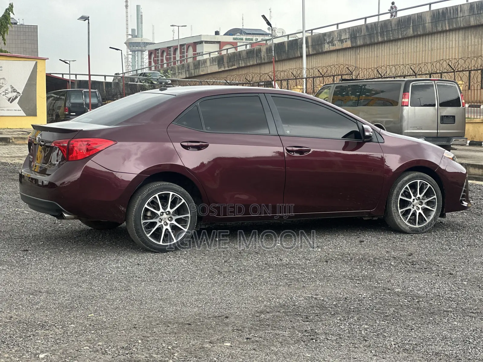 Toyota Corolla SE 4dr Sedan (1.8L 4cyl CVT) 2017 Burgundy