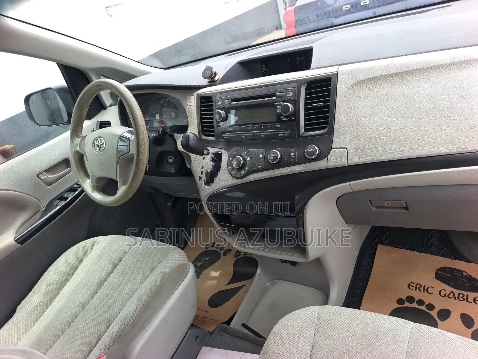 Toyota Sienna L 7-Passenger 4dr Minivan (3.5L 6cyl 6A) 2014 Gray