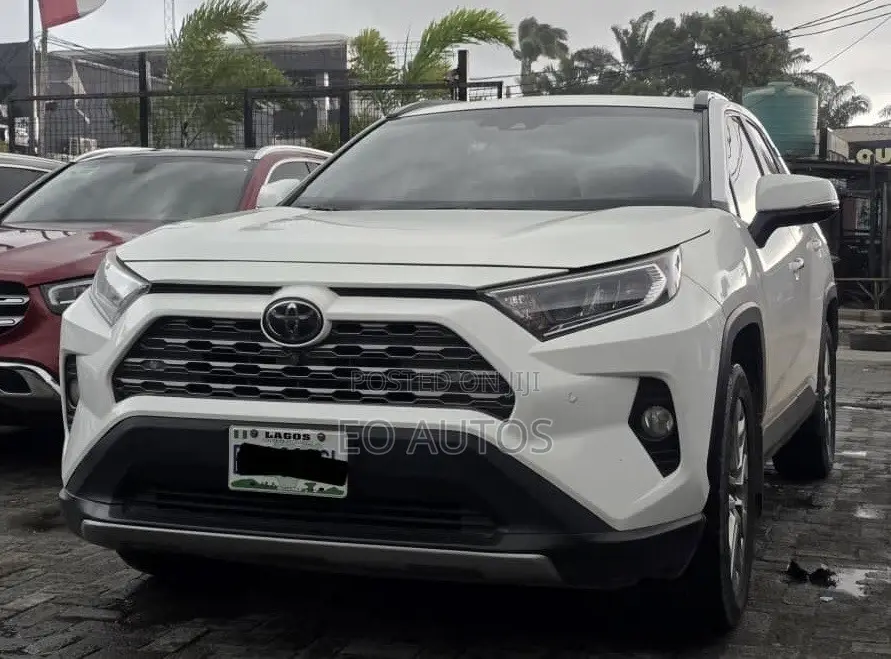 Toyota RAV4 Limited AWD 2019 White