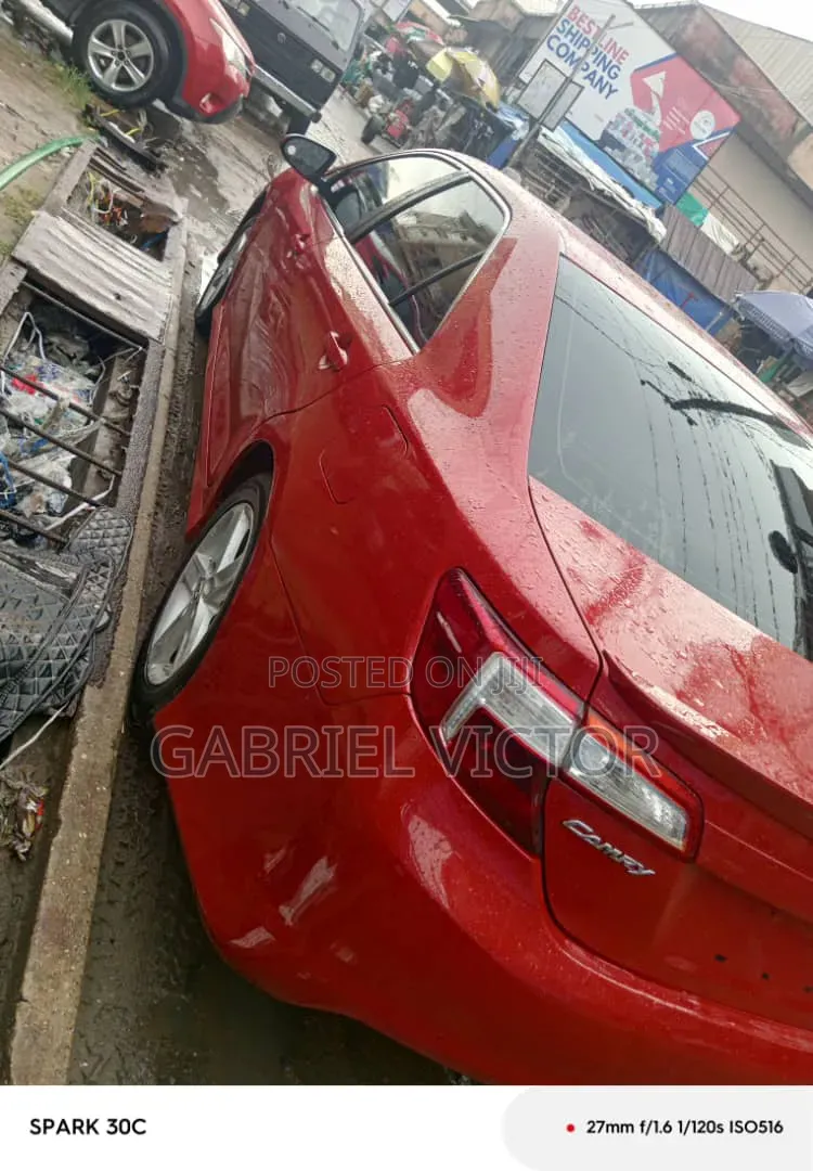 Toyota Camry SE 4dr Sedan (2.5L 4cyl 6A) 2014 Red