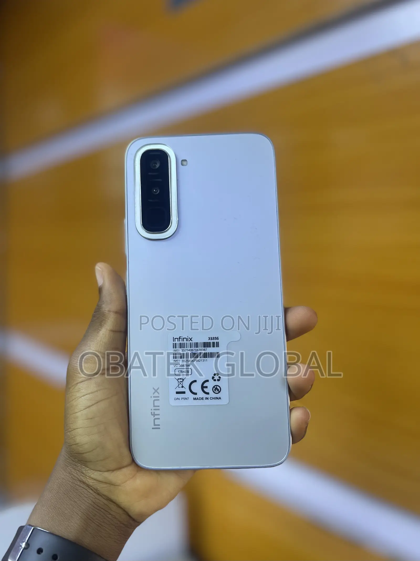Infinix Hot 70 128 GB Silver
