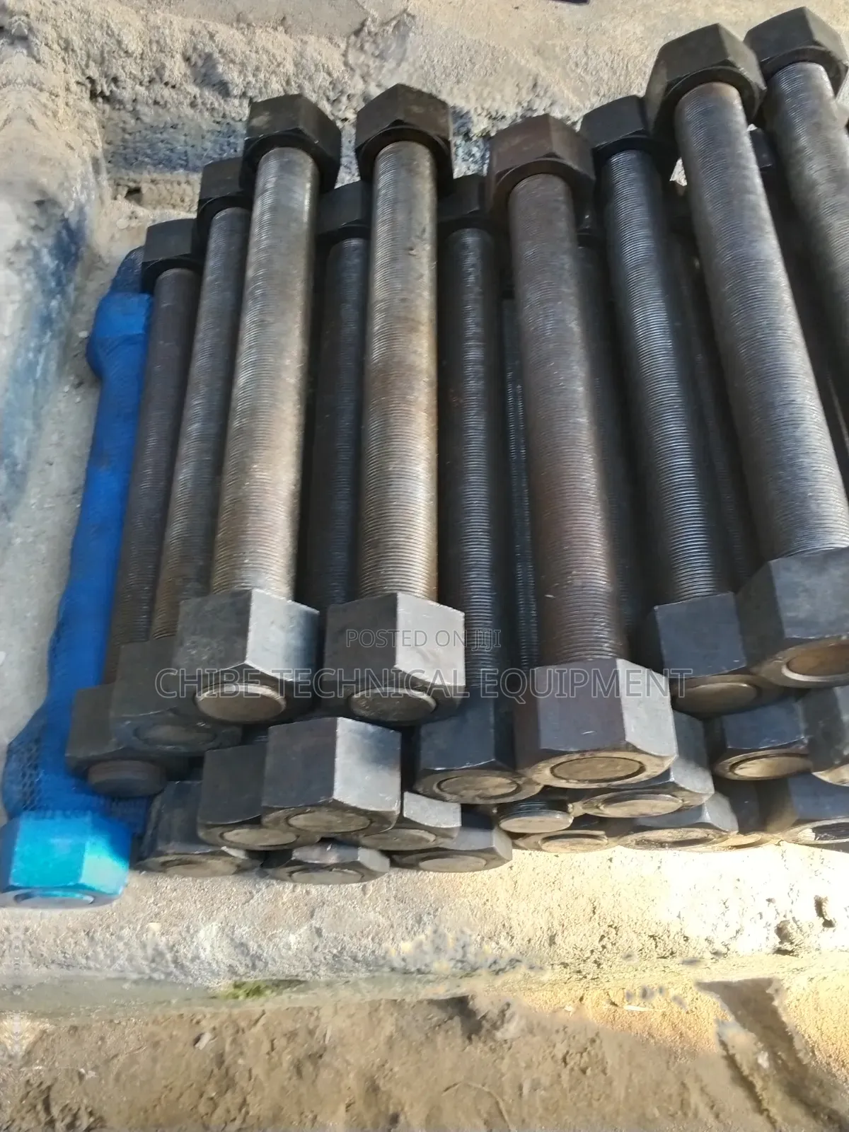 2.1/2 X 600mm Stud Bolt and Nut
