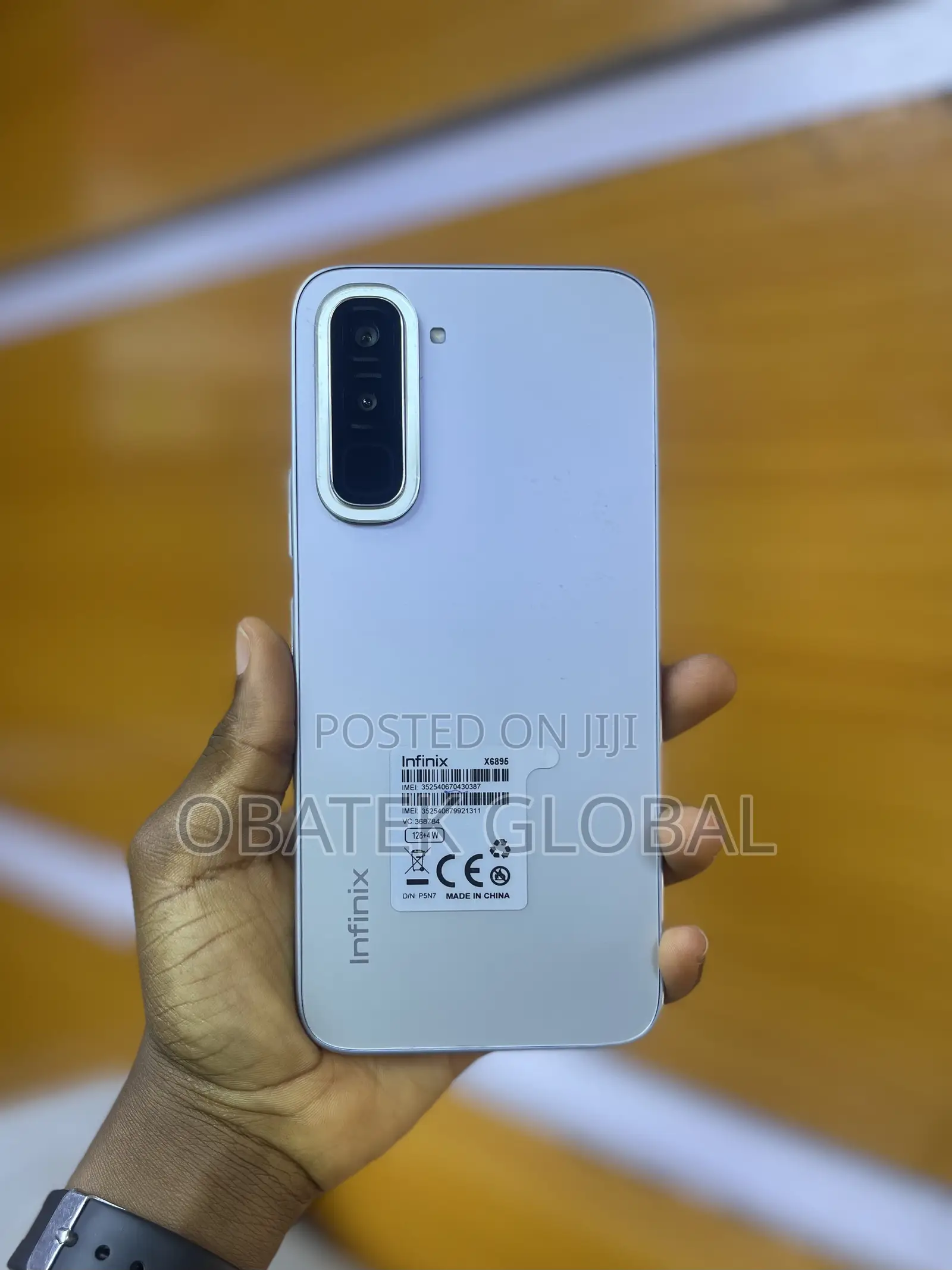 Infinix Hot 70 128 GB Silver