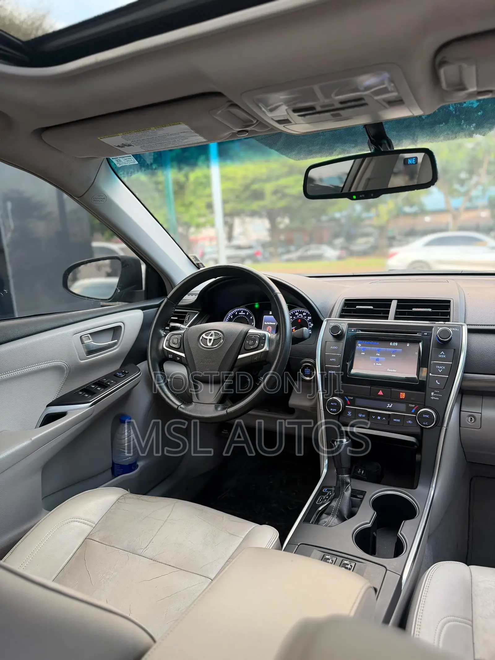 Toyota Camry XLE 4dr Sedan (2.5L 4cyl 6A) 2016 Gray
