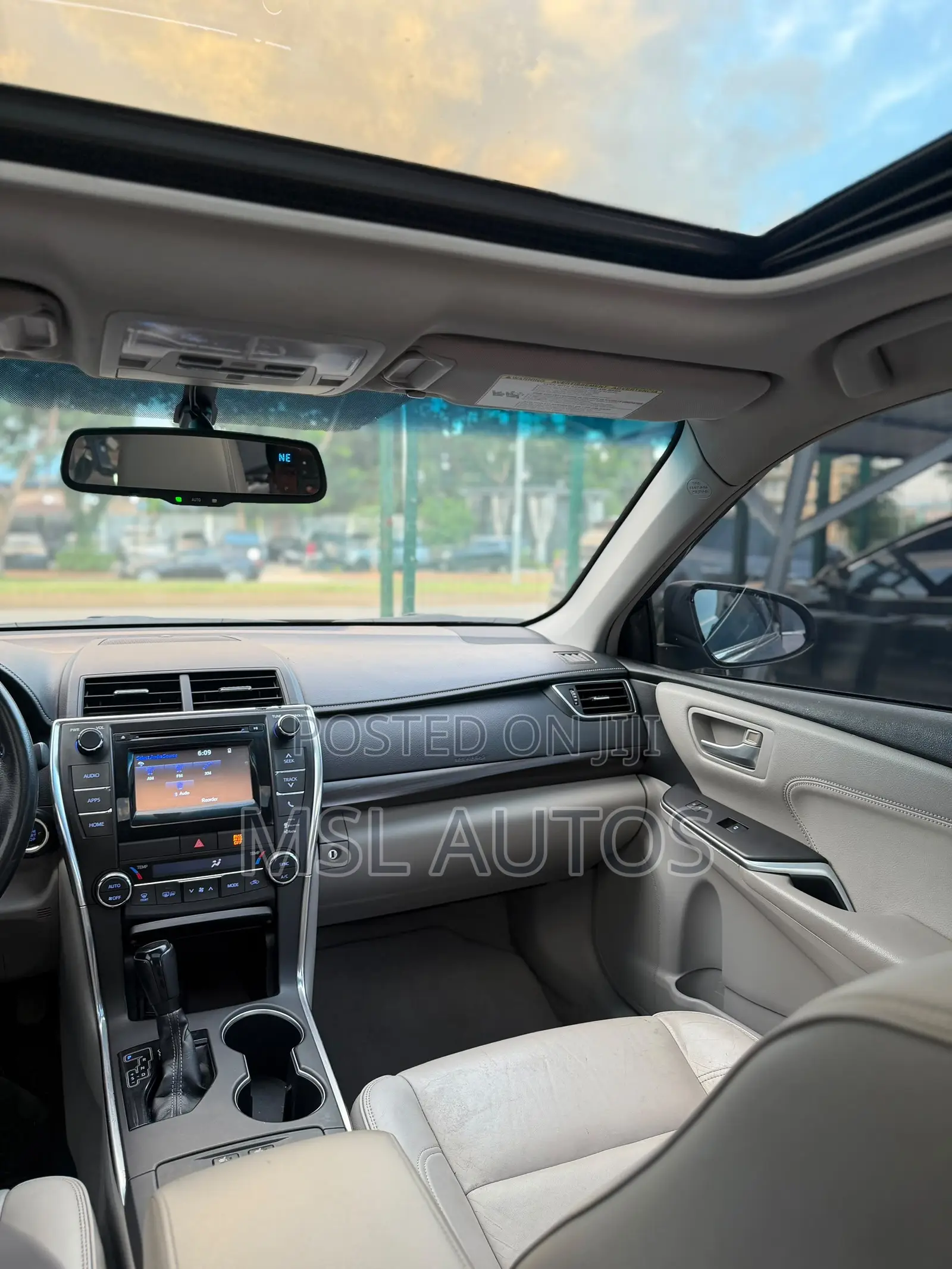 Toyota Camry XLE 4dr Sedan (2.5L 4cyl 6A) 2016 Gray