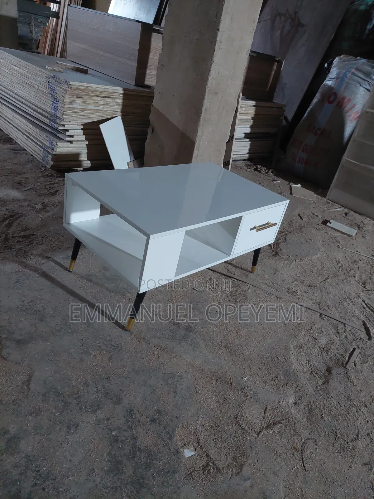 Modern New 800mm High Gloss Center Table