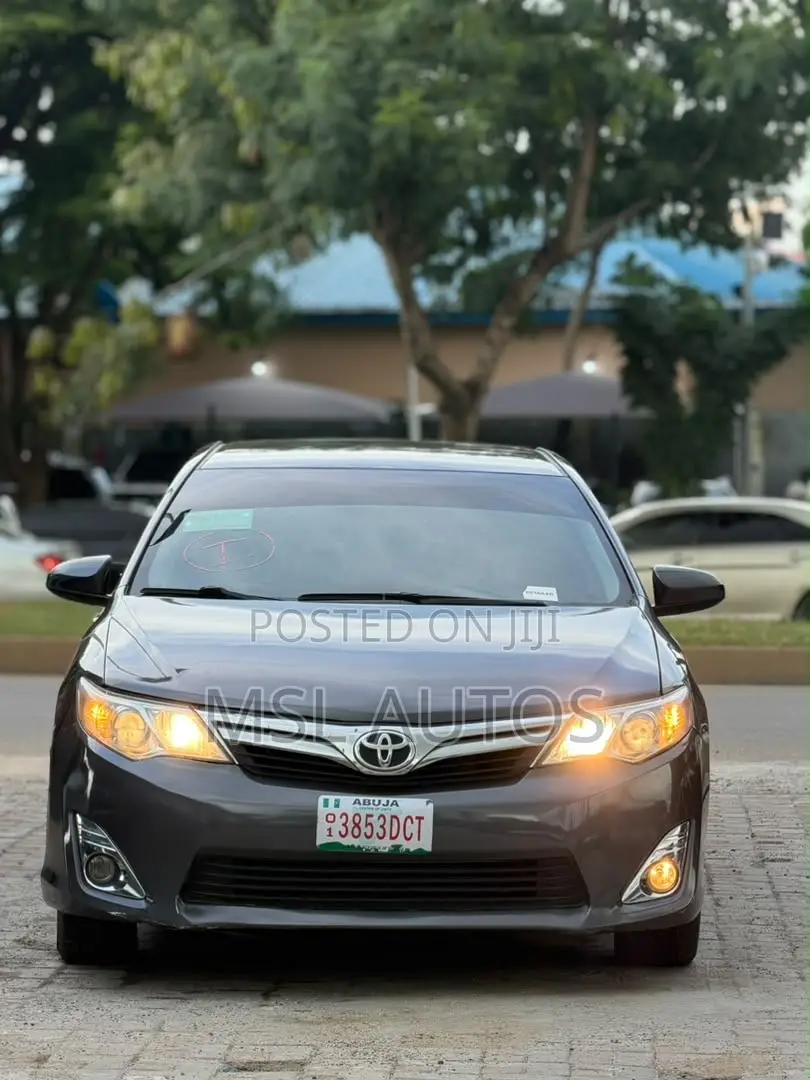 Toyota Camry LE 4dr Sedan (2.5L 4cyl 6A) 2015 Gray