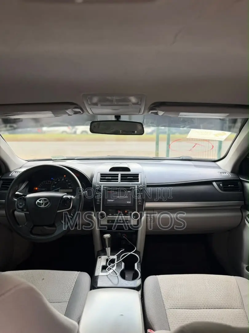 Toyota Camry LE 4dr Sedan (2.5L 4cyl 6A) 2015 Gray