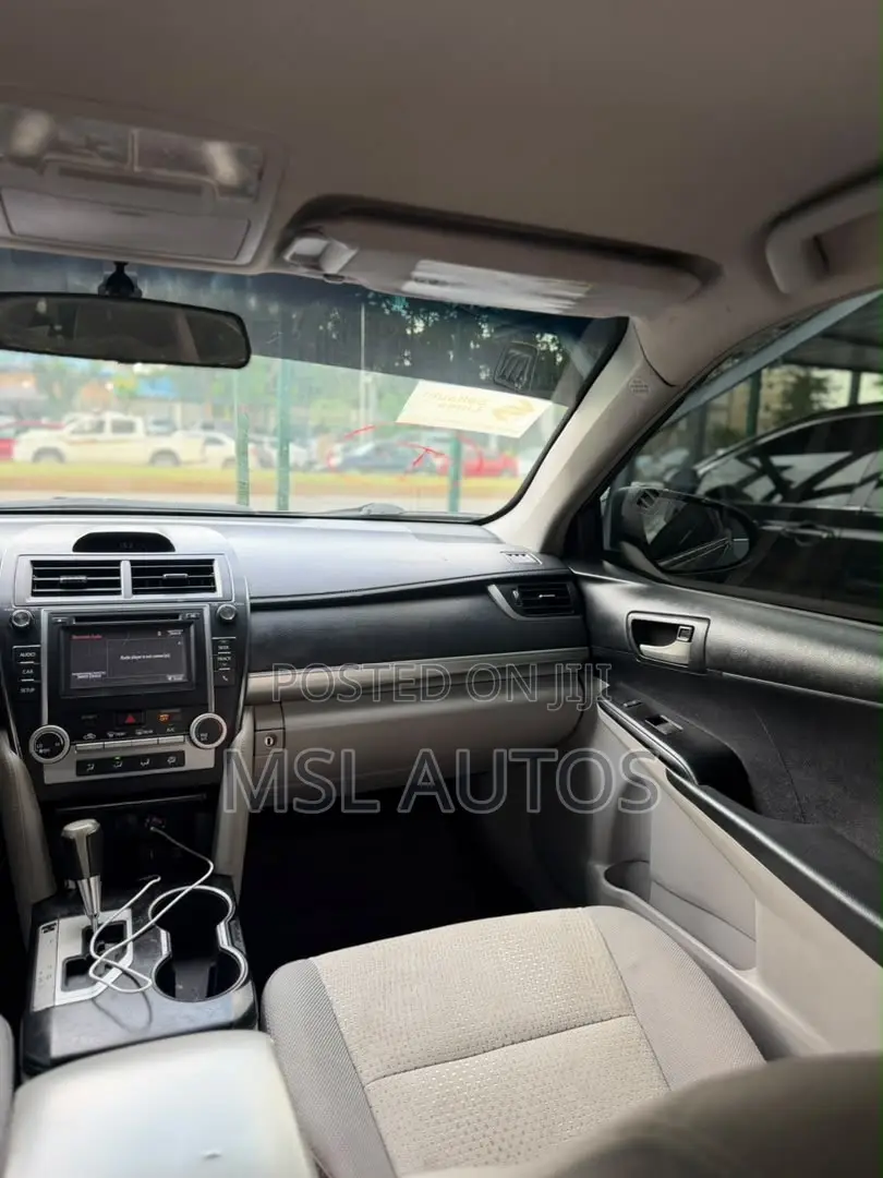 Toyota Camry LE 4dr Sedan (2.5L 4cyl 6A) 2015 Gray