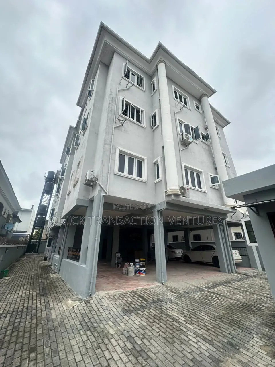 3bdrm Block of Flats in Osapa london for rent