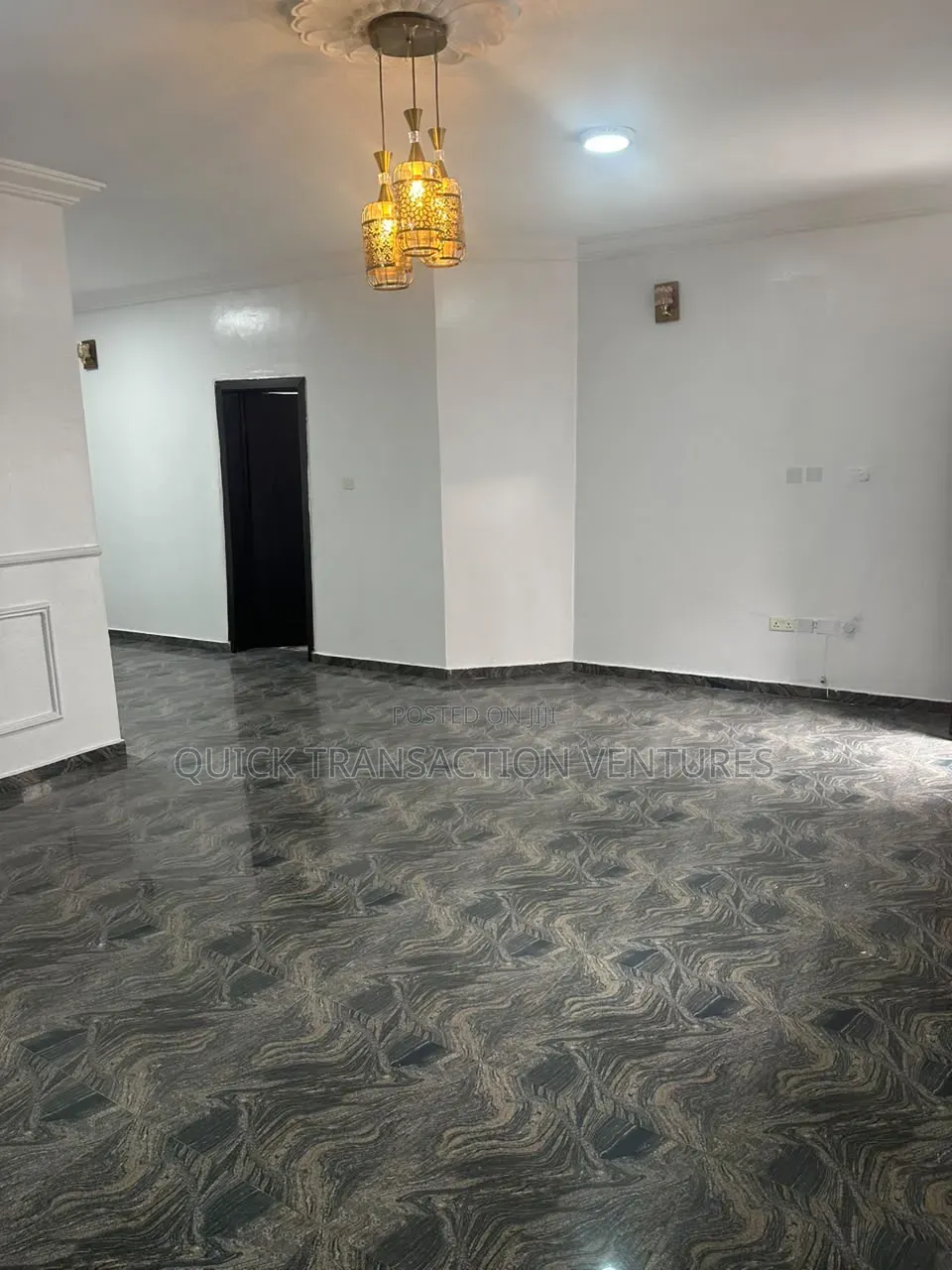3bdrm Block of Flats in Osapa london for rent