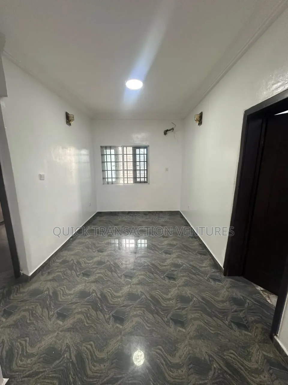 3bdrm Block of Flats in Osapa london for rent
