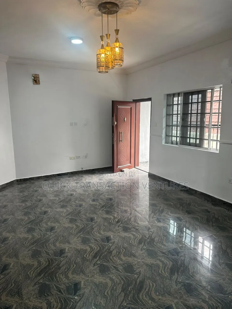3bdrm Block of Flats in Osapa london for rent