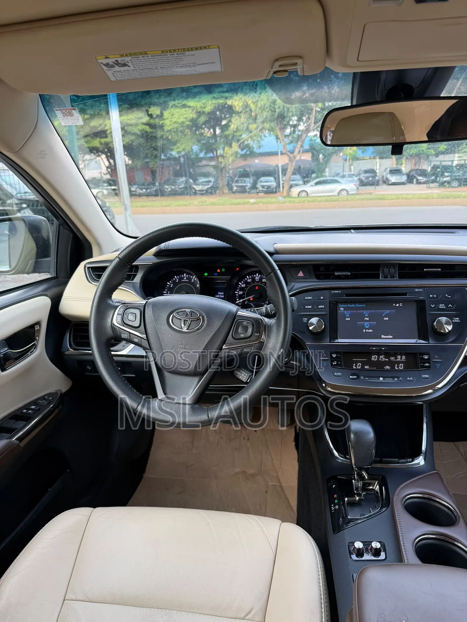 Toyota Avalon XLE Sedan FWD (3.5L 6cyl 6A) 2017 Gold