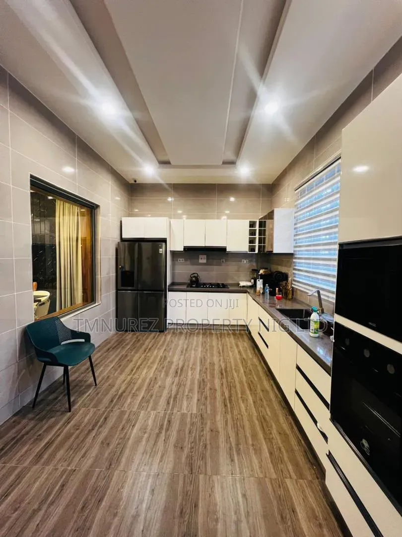 Furnished 4bdrm Duplex in Chevron for rent