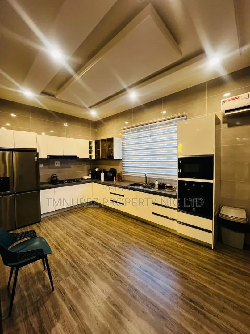 Furnished 4bdrm Duplex in Chevron for rent
