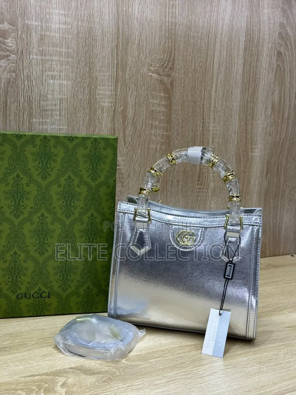 Gucci Luxury Bag Available in Colours,
Fully Boxed Medium Size ( 22cm)